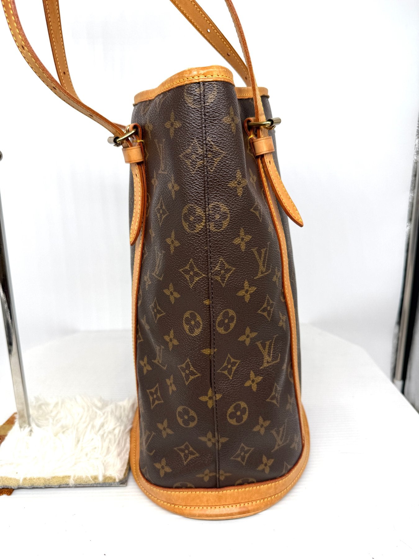 Louis Vuitton Bucket GM