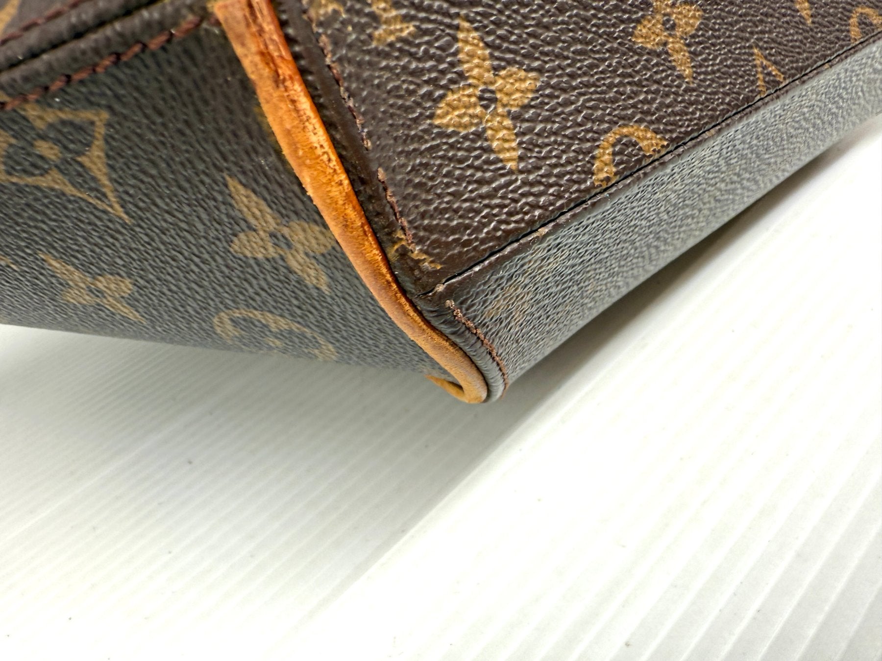 Louis Vuitton Ellipse MM