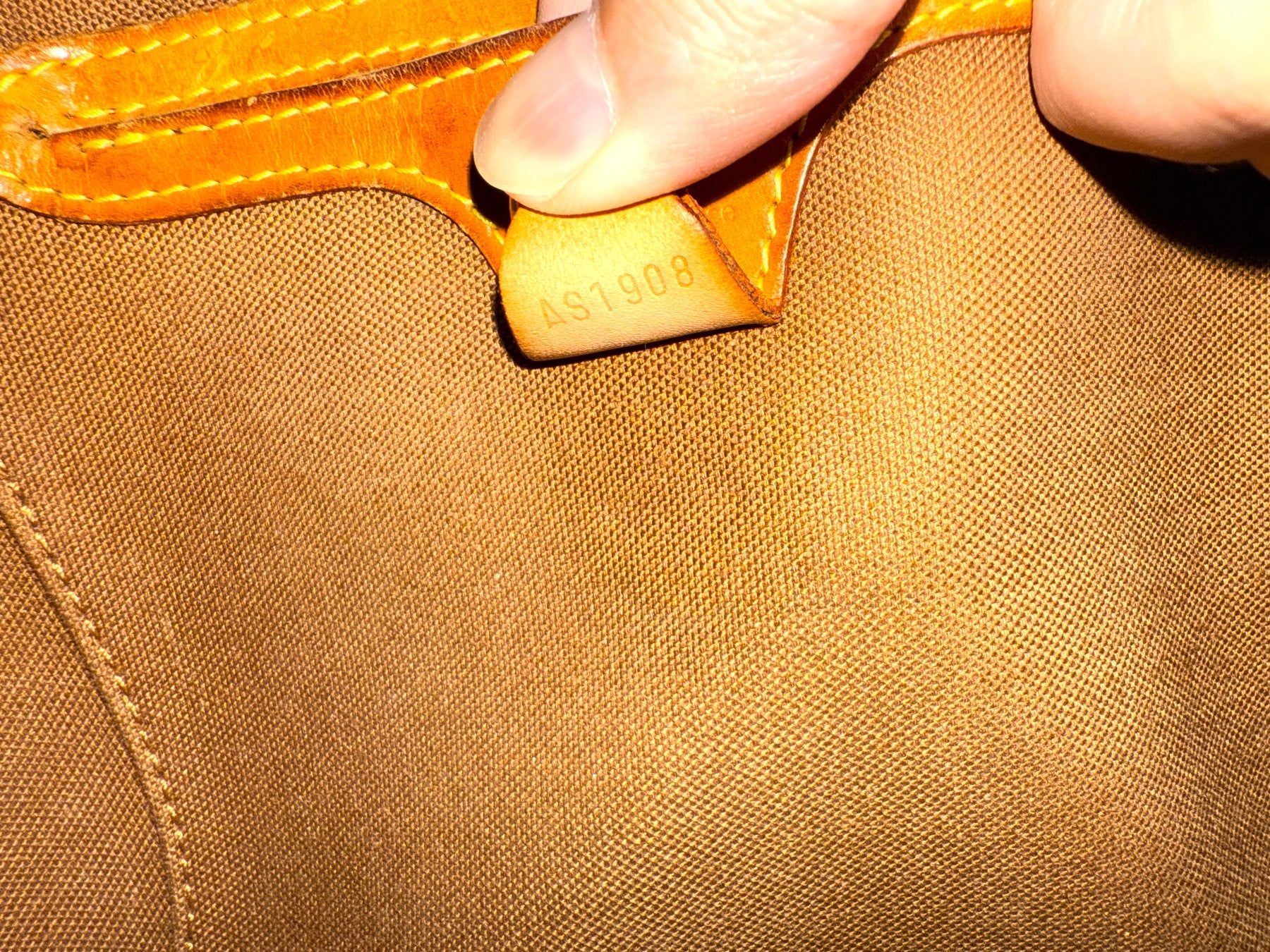 Louis Vuitton Ellipse MM