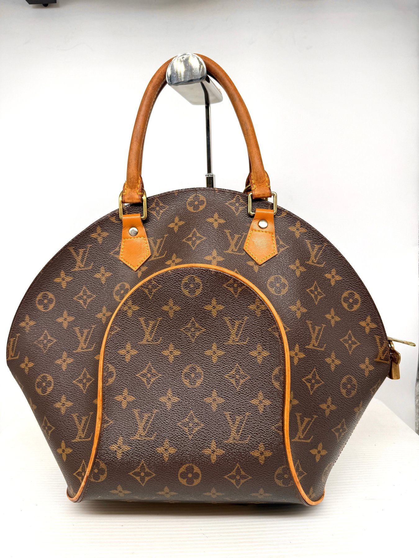 Louis Vuitton Ellipse MM