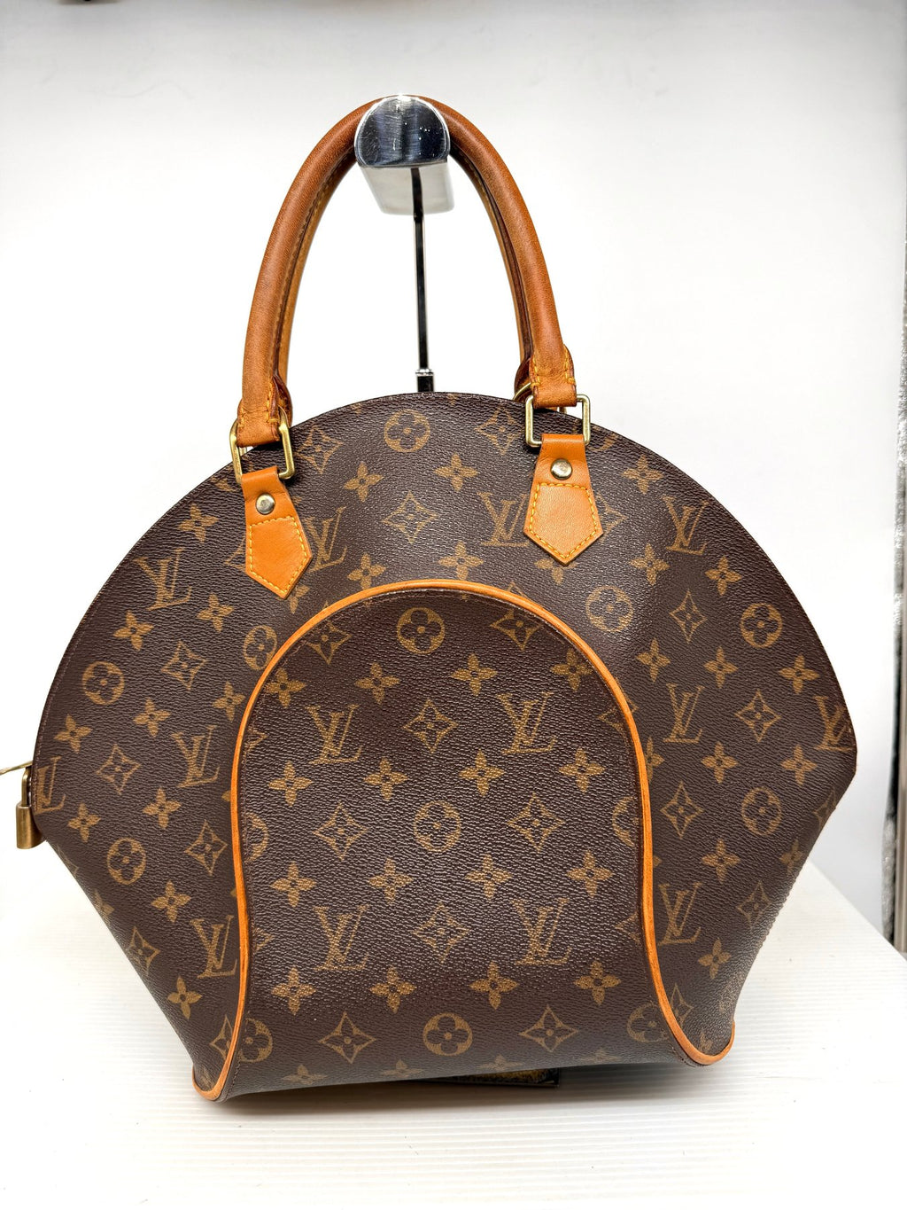 Louis Vuitton Ellipse MM