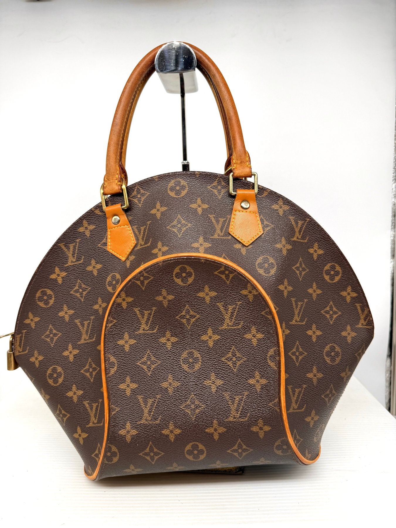 Louis Vuitton Ellipse MM