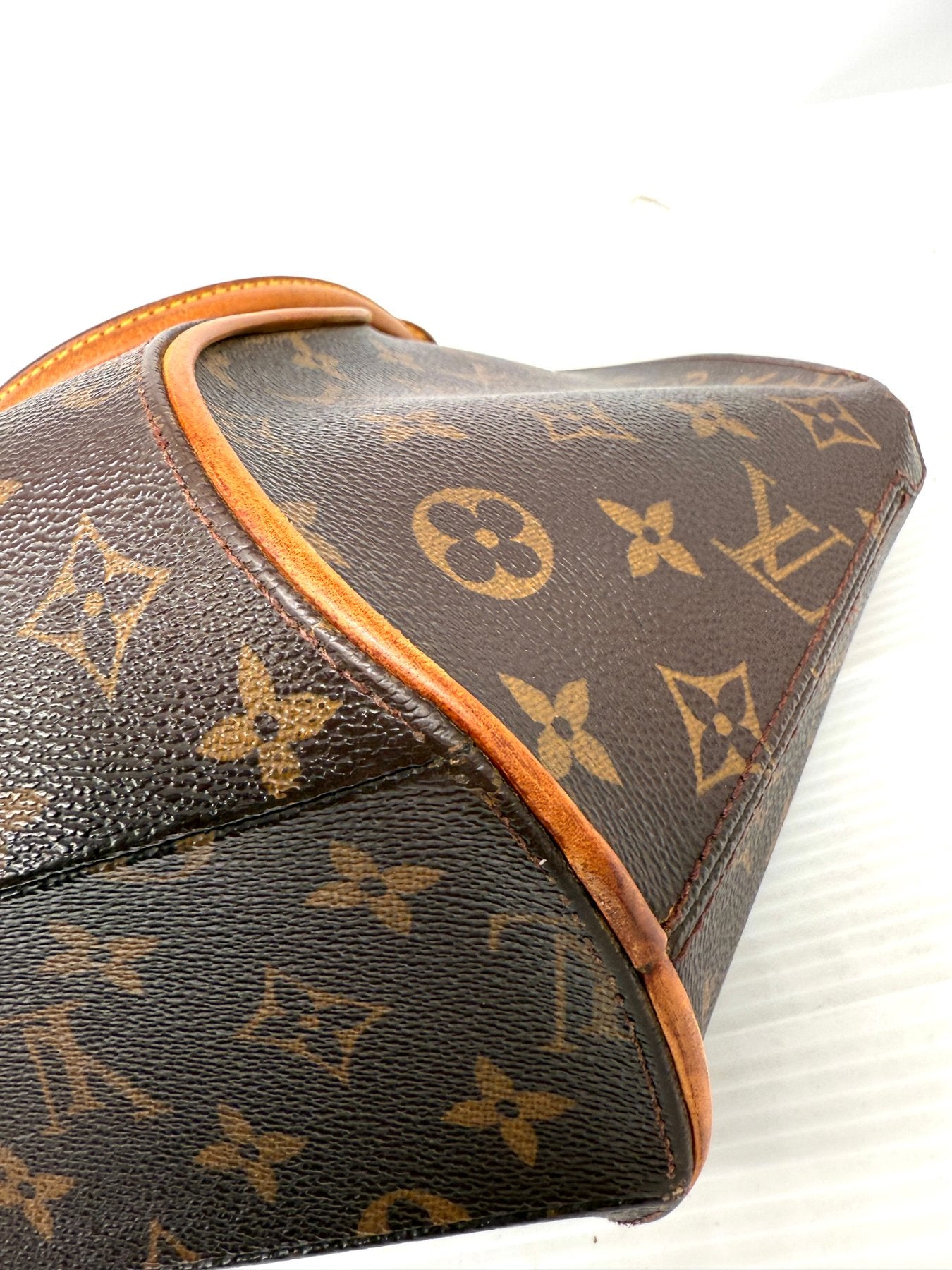 Louis Vuitton Ellipse MM