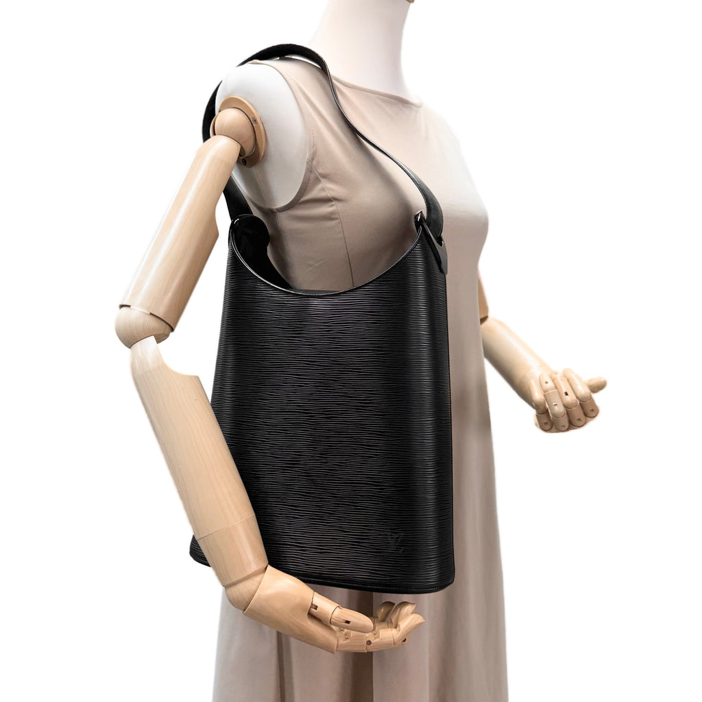 Louis Vuitton Versseau MM