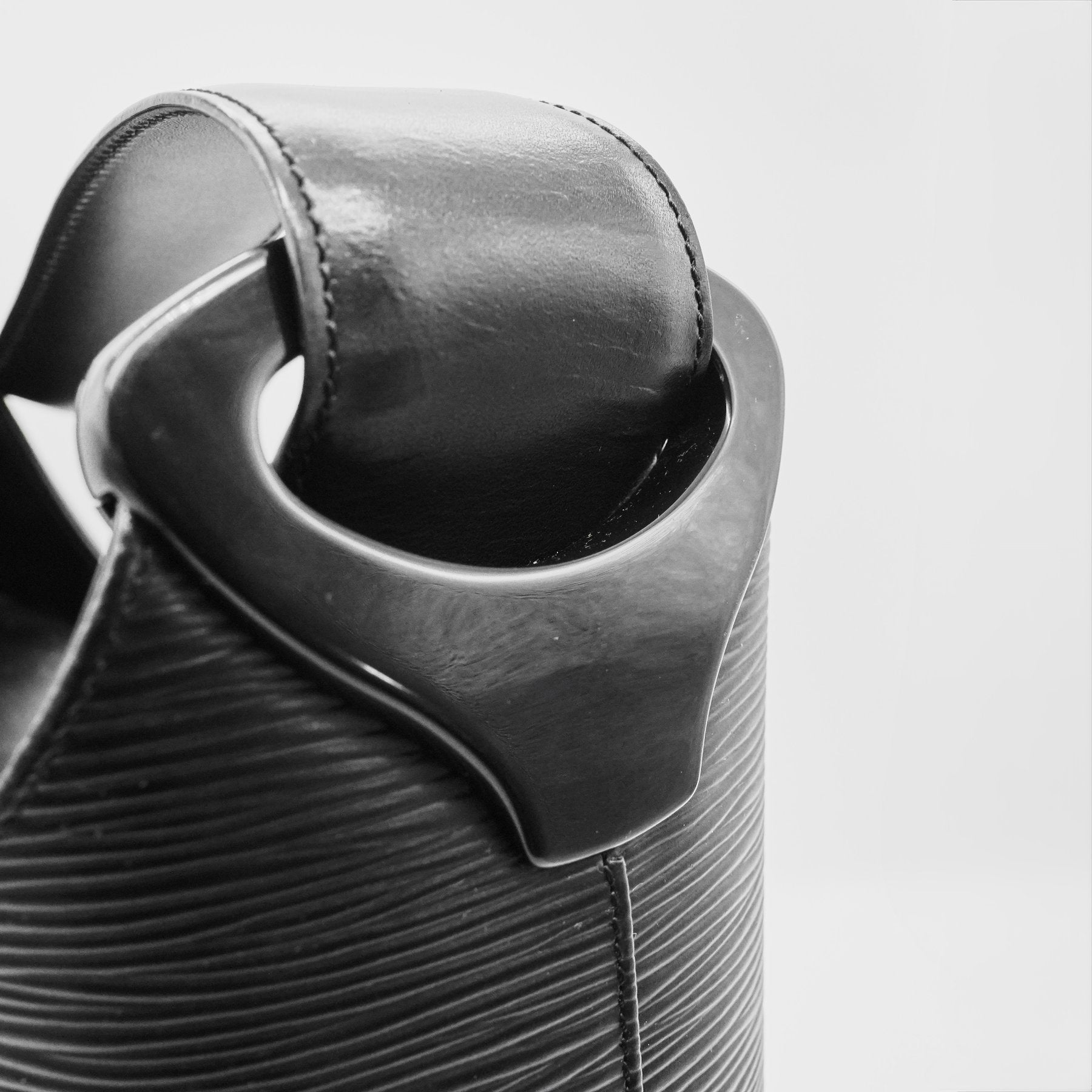 Louis Vuitton Versseau MM