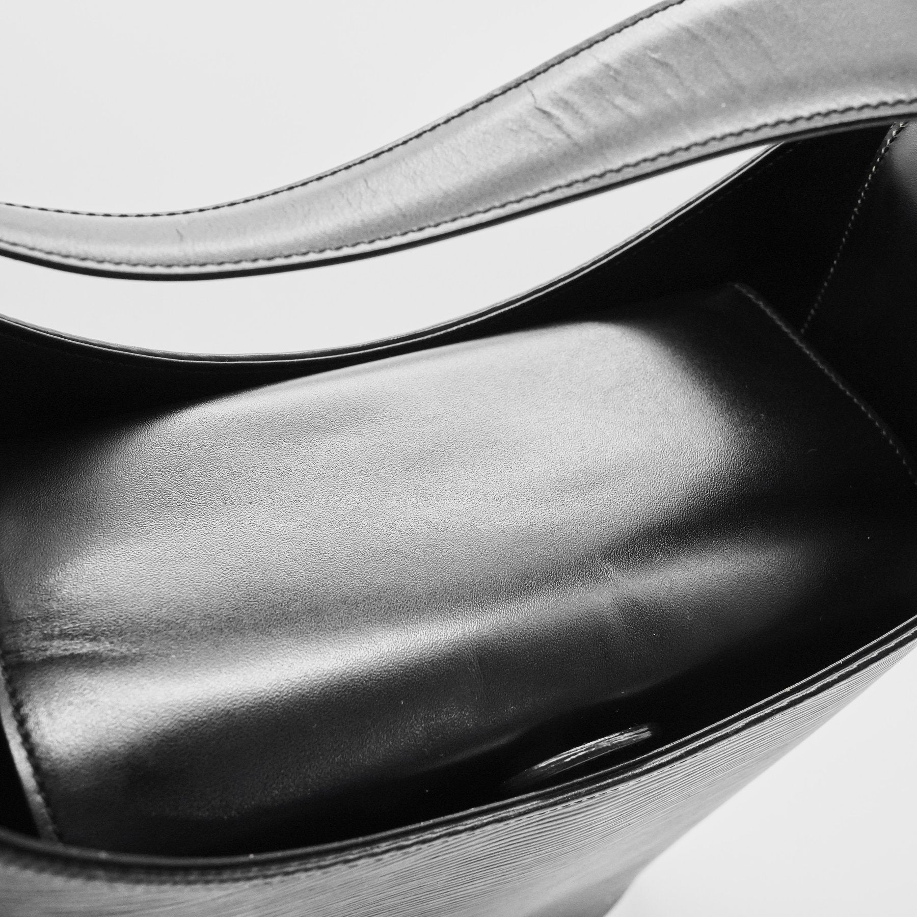 Louis Vuitton Versseau MM